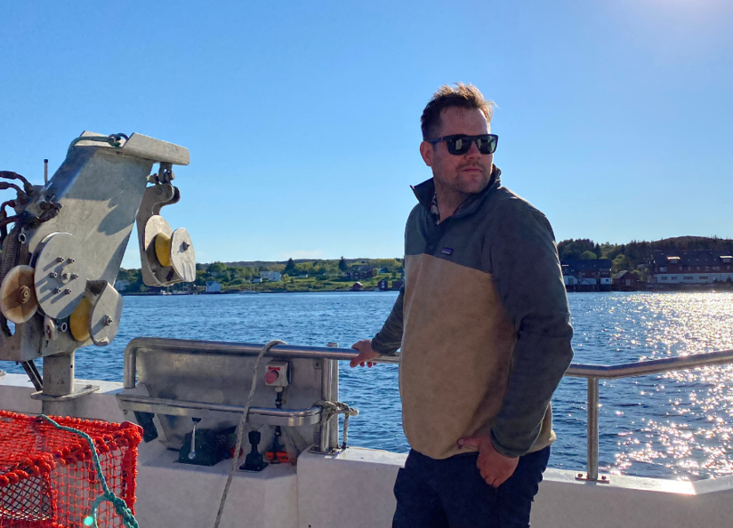 650 1200 True True 1 95 Fileshare Filarkivroot Nyheter 2021 Christopher Davidsen Festivalkokk Christopher På Havet Foto Silje Kolaas Png